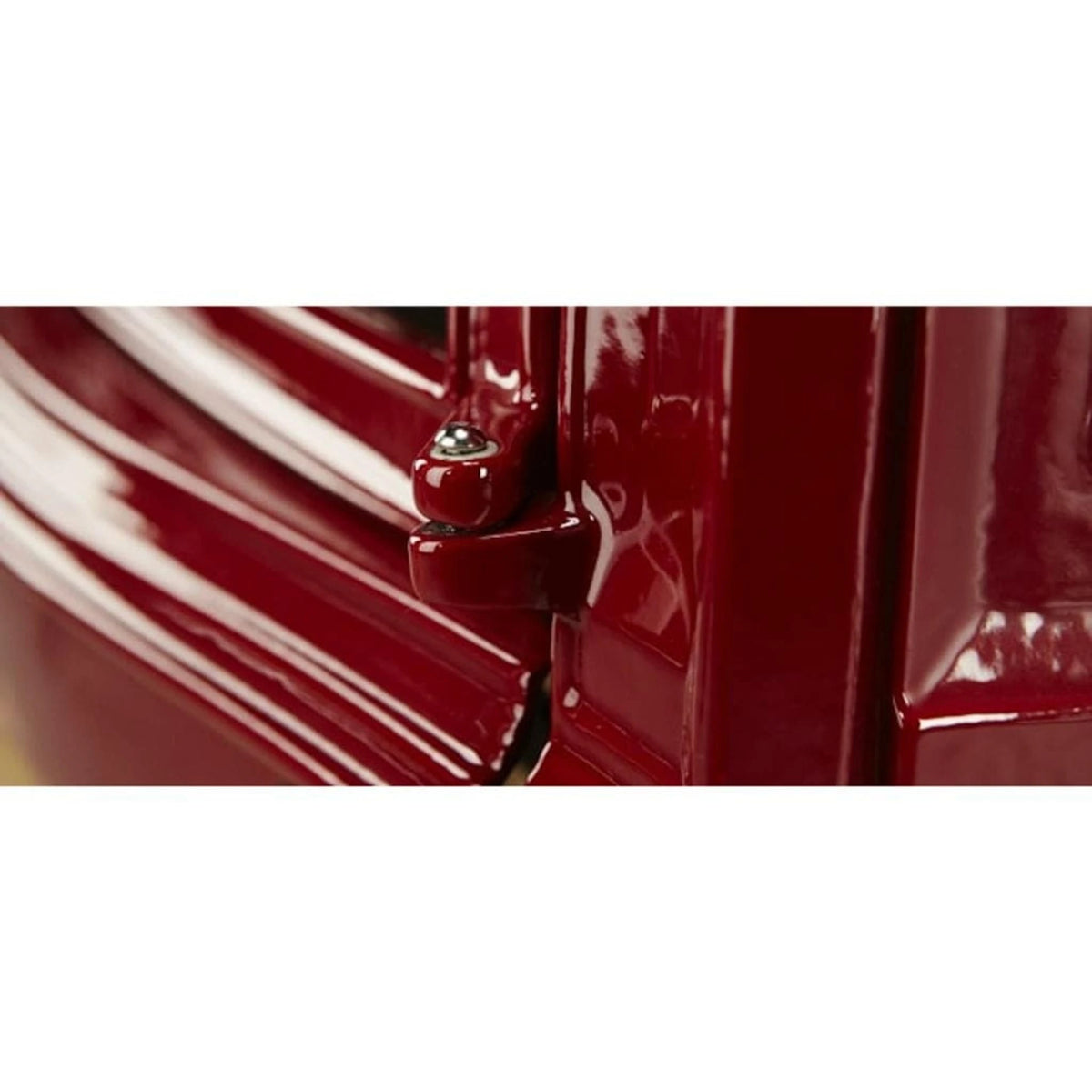 Vermont Castings Radiance 31-Inch Cast Iron Direct Vent Gas Stove in Classic Black - Natural Gas, Standing Pilot - View 13