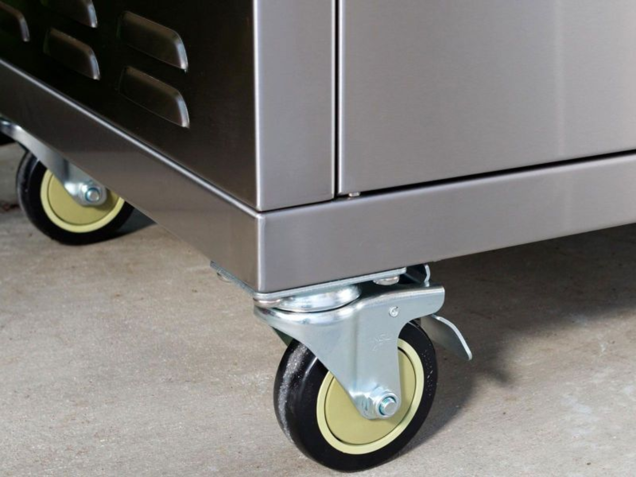 Full Door Sink Base 18"