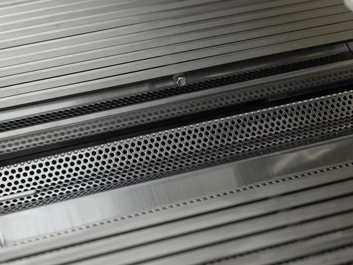 Blaze LTE PRO 32" 4-Burner Built-In Natural Gas Grill w/ Digital Temperature Screen & Rotisserie