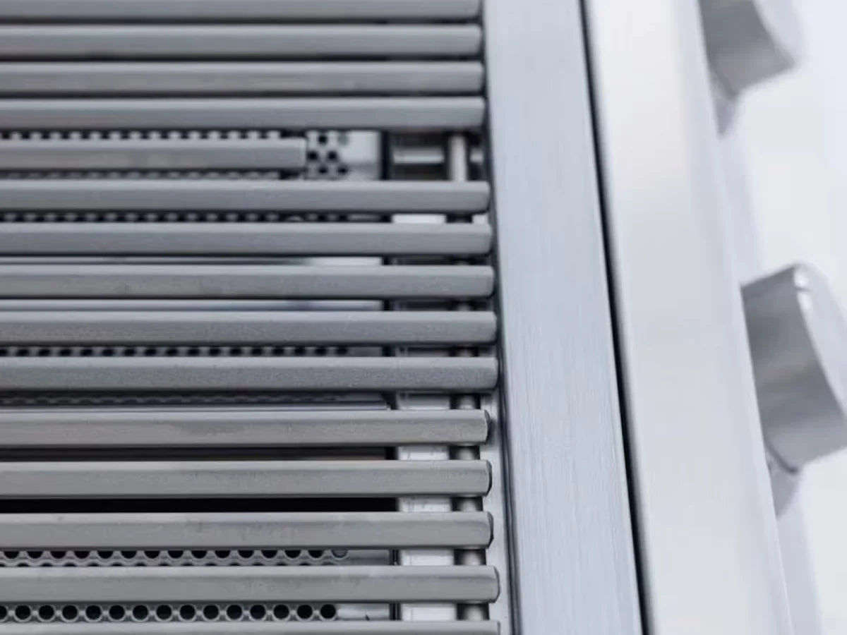 Blaze BCM 32" 4-Burner Built-In Natural Gas Grill