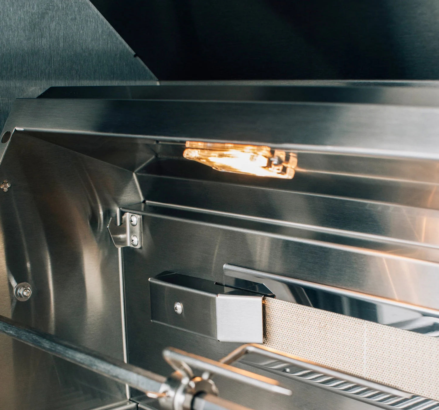 American Made Grills Alturi Freestanding Gas Grill