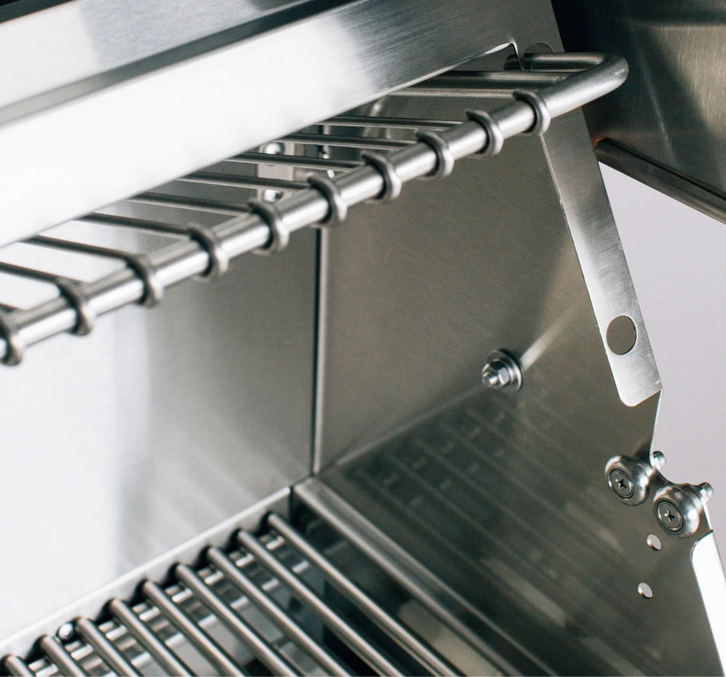 American Made Grills Alturi Freestanding Gas Grill