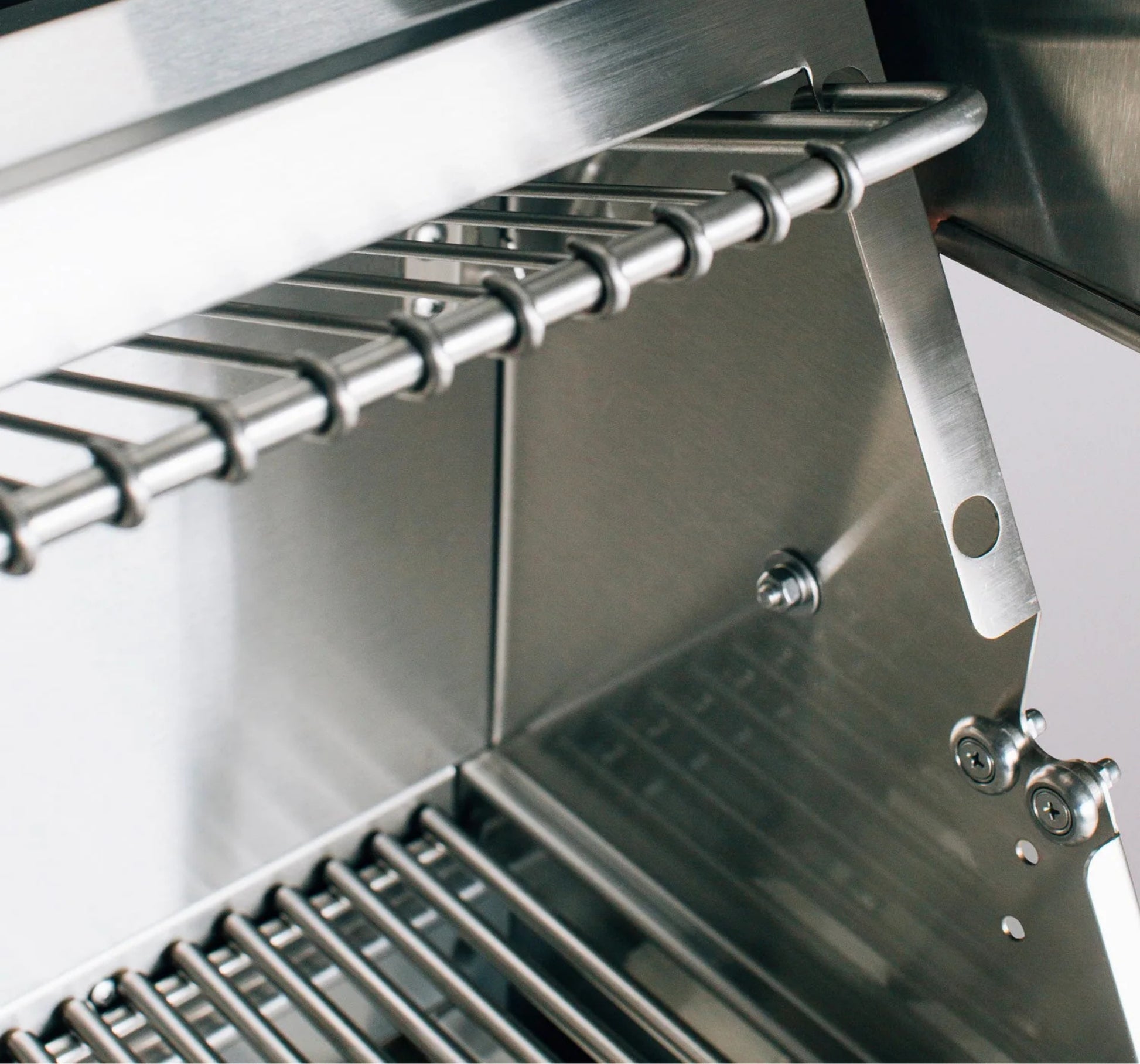 American Made Grills Alturi Freestanding Gas Grill
