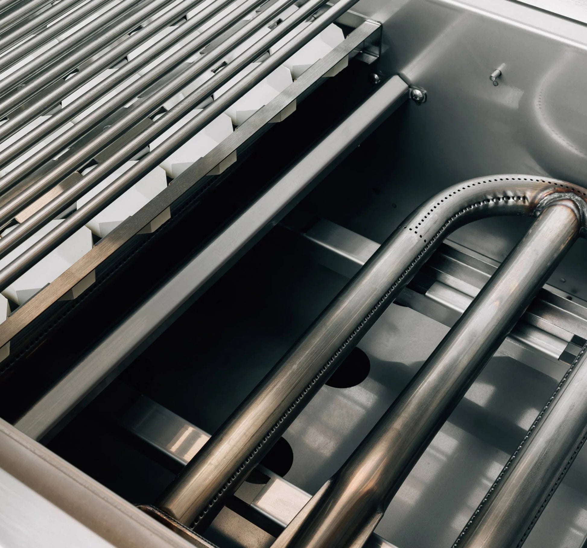 American Made Grills Alturi Freestanding Gas Grill