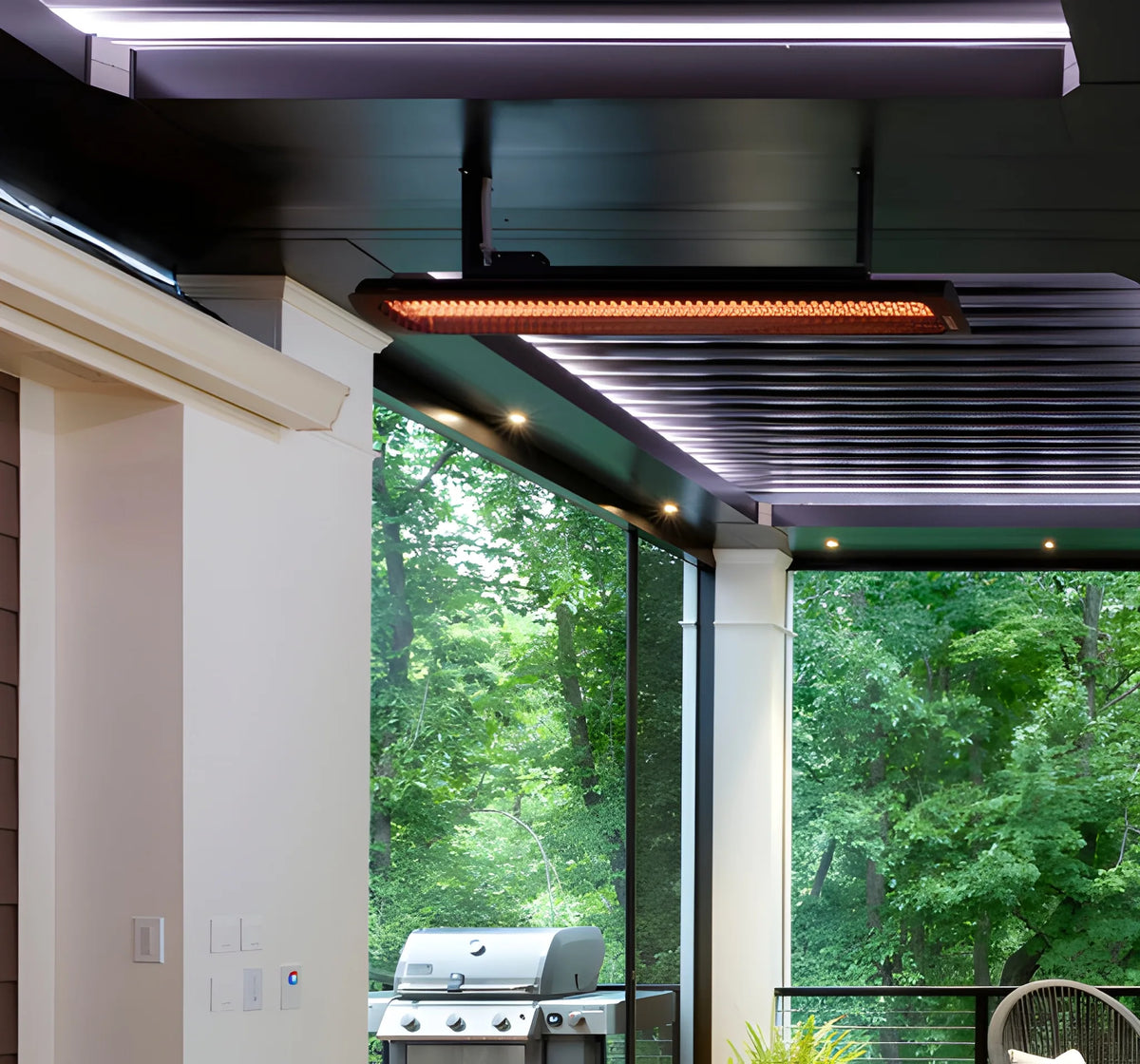 Bromic Heating Tungsten Smart-Heat 56" 3000W Series 208v Black Electric Outdoor Patio Heater